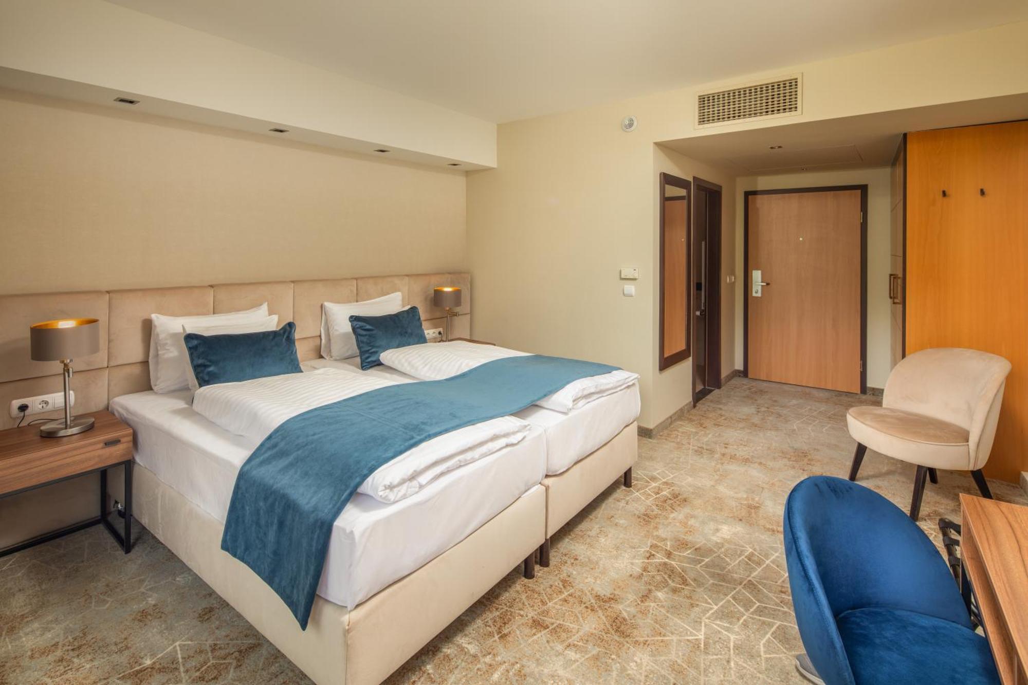 Fagus Hotel Conference & Spa Sopron Bagian luar foto